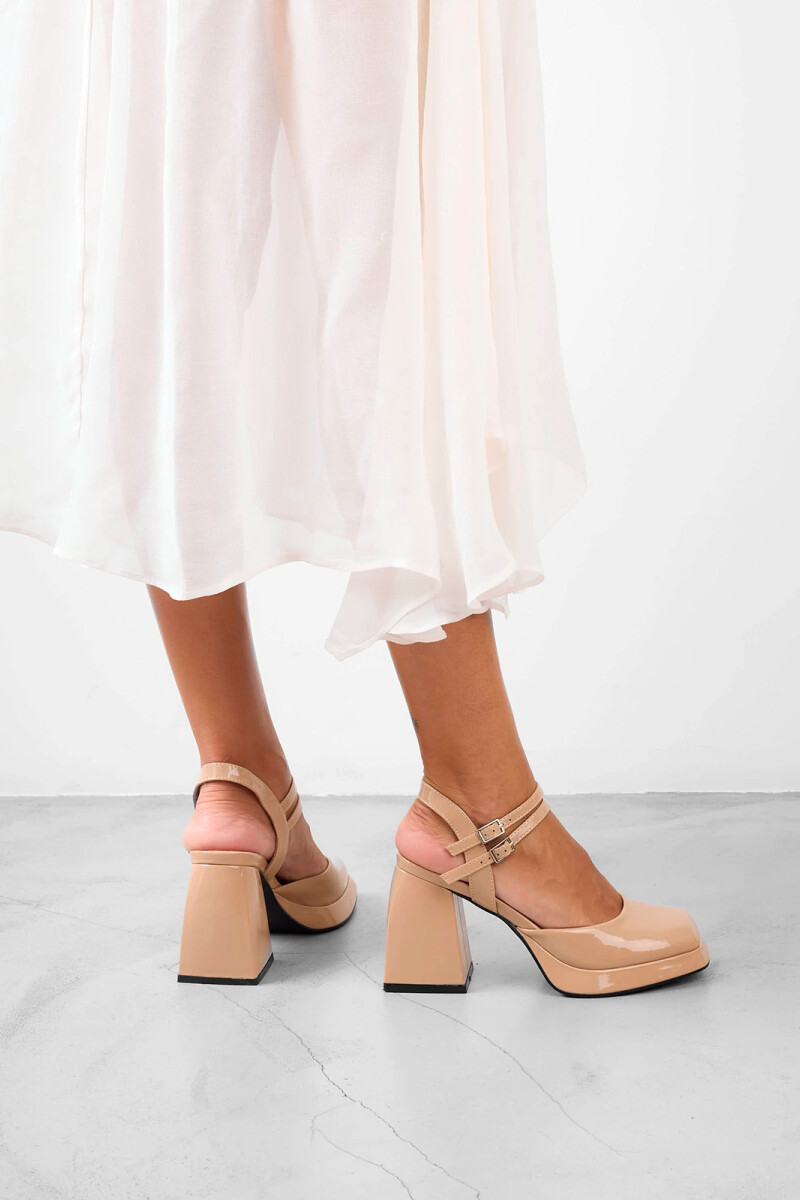 TACON SUMA Nude