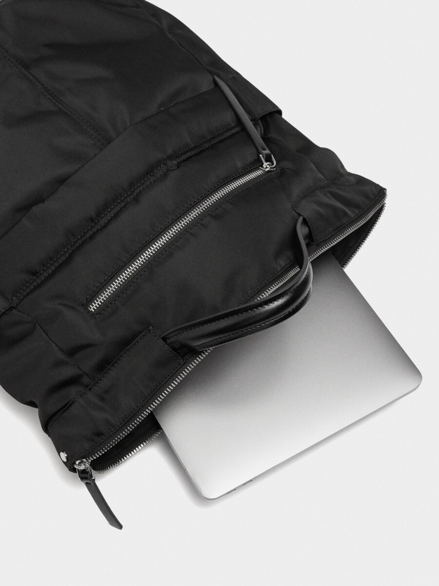 Mochila De Nylon Para Portátil 13" negro