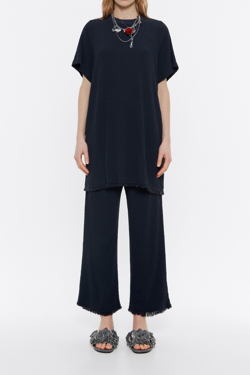 PANTALÓN RECTO DESFLECADO 