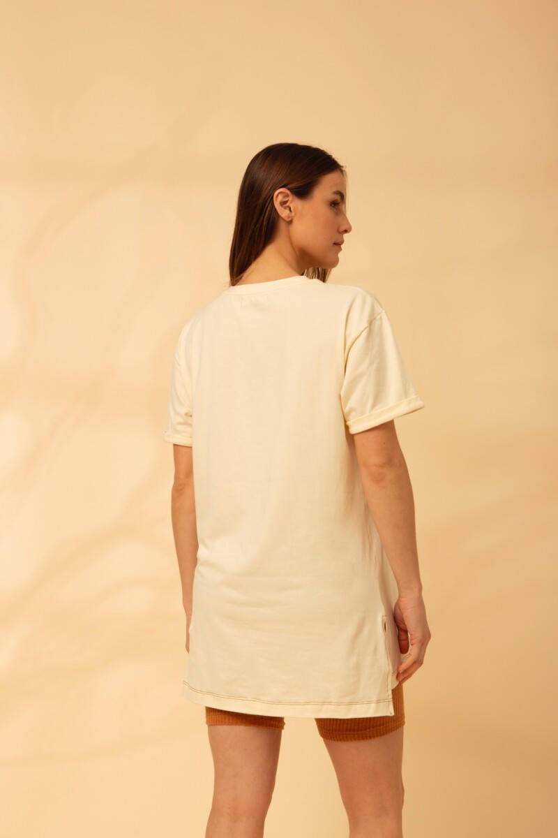 REMERA POQUET Manteca