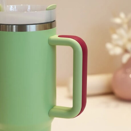 Vaso Térmico De Acero Con Asa 1L Medidas: Alto 26cm x Ø10cm Vaso Térmico De Acero Con Asa 1L Medidas: Alto 26cm x Ø10cm