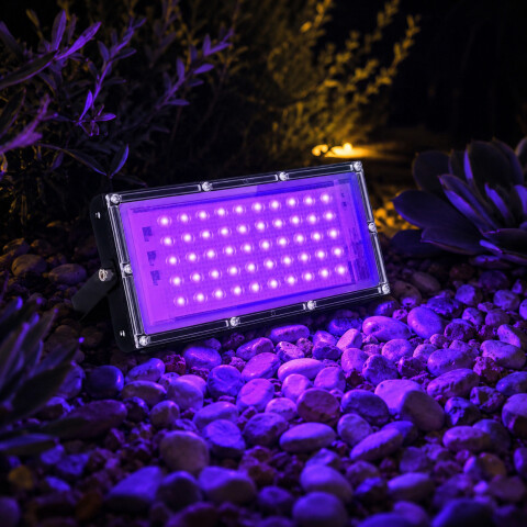 Foco Led Reflector Exterior Interior Luz Uv 50w Ip66 220 V ® Variante Color Negro