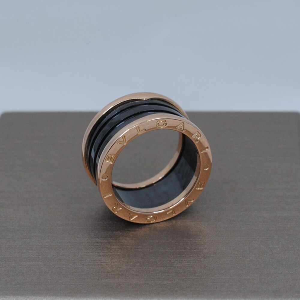 Anillo Bulgari B.Zero1 Referencia 345854 Oro 18K Rosa Y CerãMica, Con Estuche Y Papeles. Anillo Bulgari B.Zero1 Referencia 345854 Oro 18K Rosa Y CerãMica, Con Estuche Y Papeles.