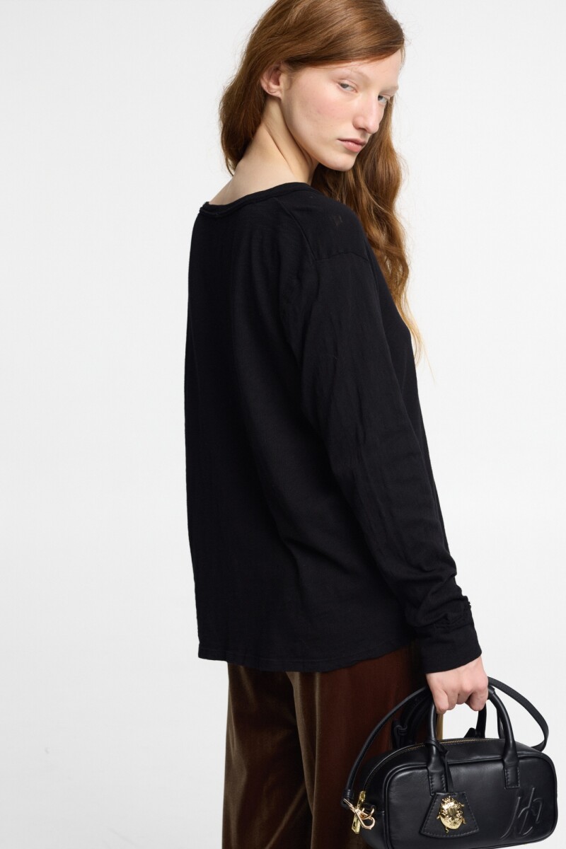 Remera Negro