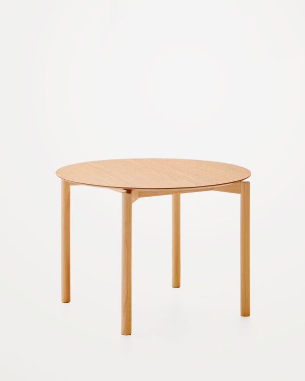 Mesa Indara redonda de chapa de fresno y madera maciza de caucho con acabado tono natural Ø110cm