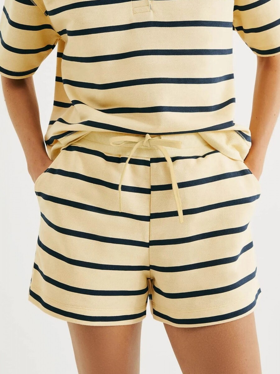 SHORT DE HILO CON ESTAMPADO - AMARILLO 