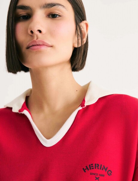 CAMISETA OVERSIZED CON ESTAMPA ROJO
