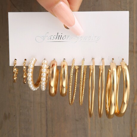 Juego De Aros En Color Oro