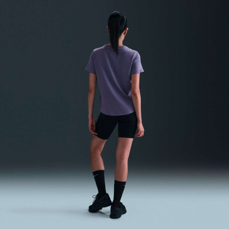 Remera Nike Sportswear Club Essentials de Mujer Multicolor