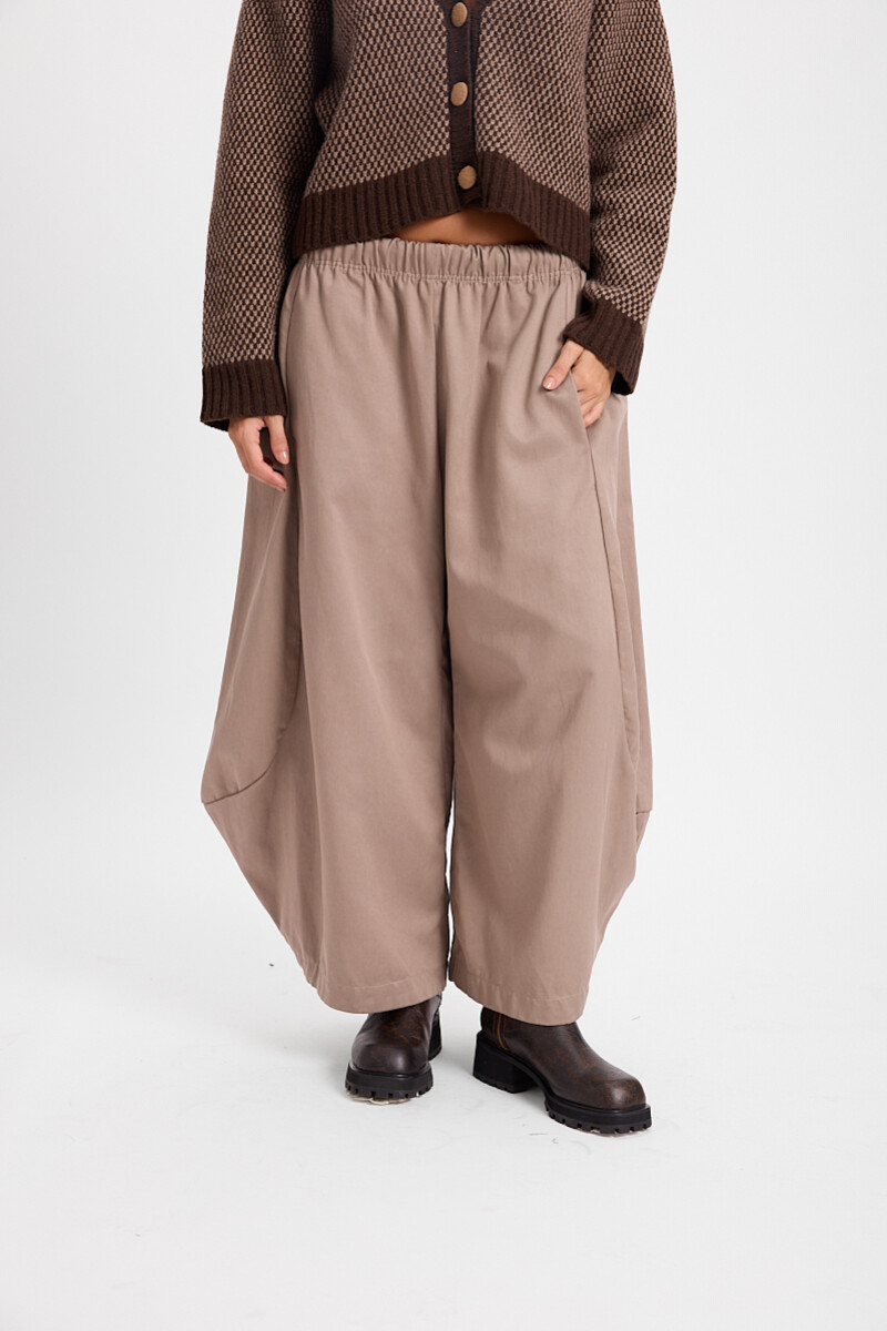 Pantalon Versatil Beige
