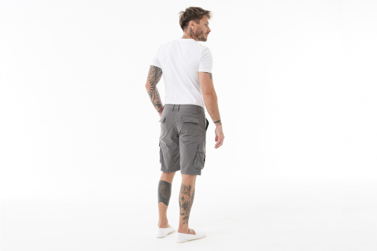 BERMUDA CARGO ANTURIO CON TAPA Gris