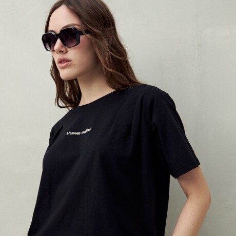 REMERA LIATRA Negro