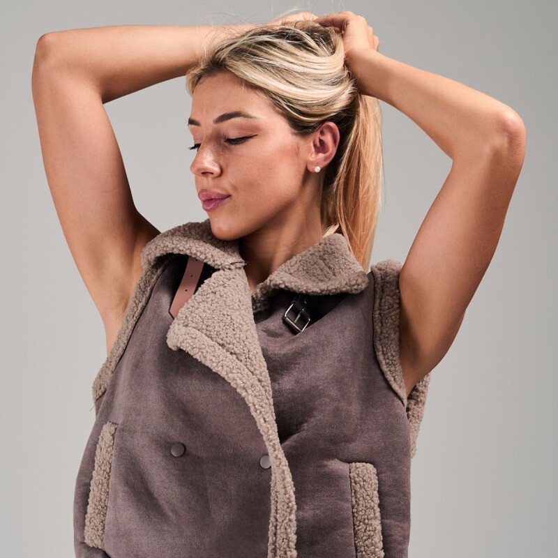Chaleco con sherpa Slowly Grey