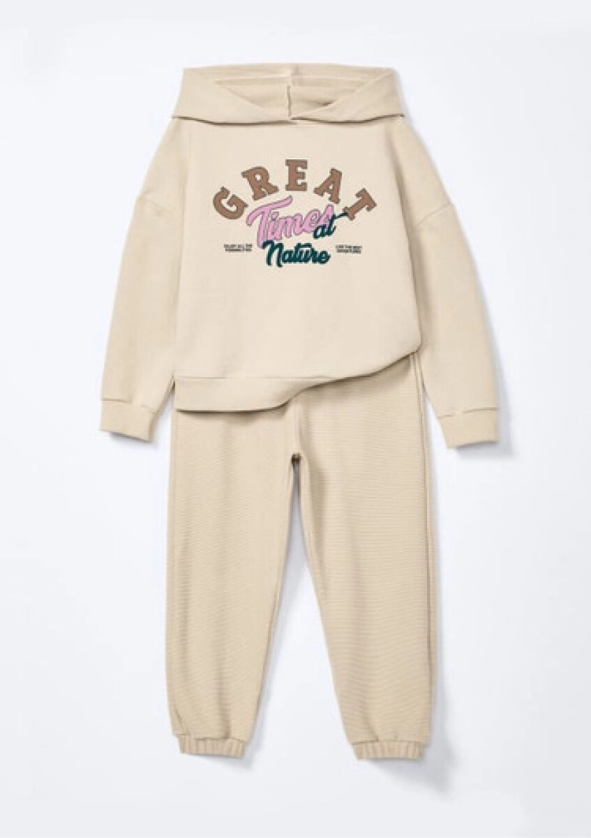 CONJUNTO INFANTIL CON ESTAMPA - BEIGE 