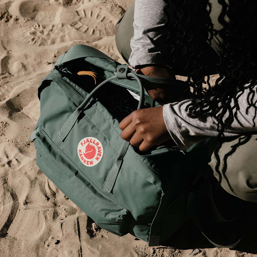 Maletín Fjallraven Kanken Weekender Unisex Frost Green