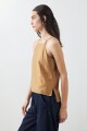 Top con brillos tostado