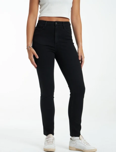 Jean Perla Black W24