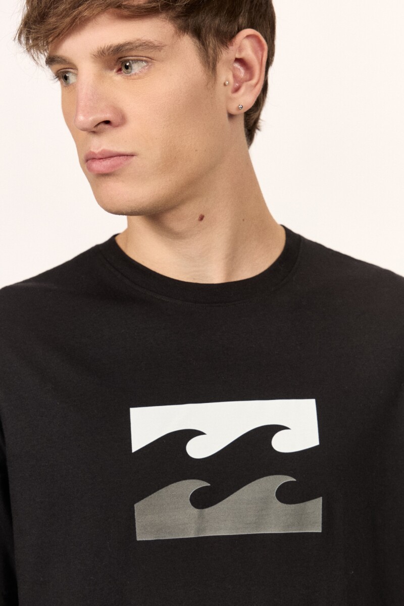 REMERA RIPPLE WAVY TEE J-negro