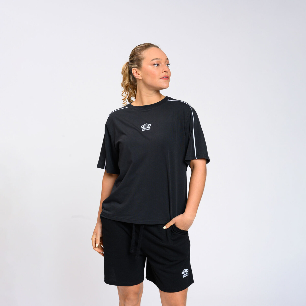 REMERA FELT DAMA Umbro Mujer - 002 