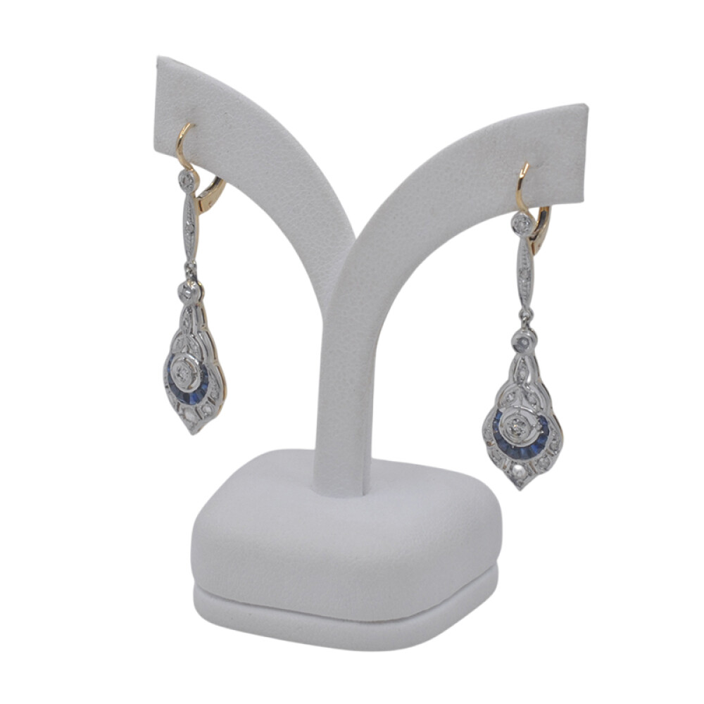 Caravanas oro 18k con brillantes, diamantes y zafiros sintéticos. Caravanas oro 18k con brillantes, diamantes y zafiros sintéticos.