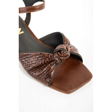 Sandalias De Cuero Taco Cuadrado Chocolate