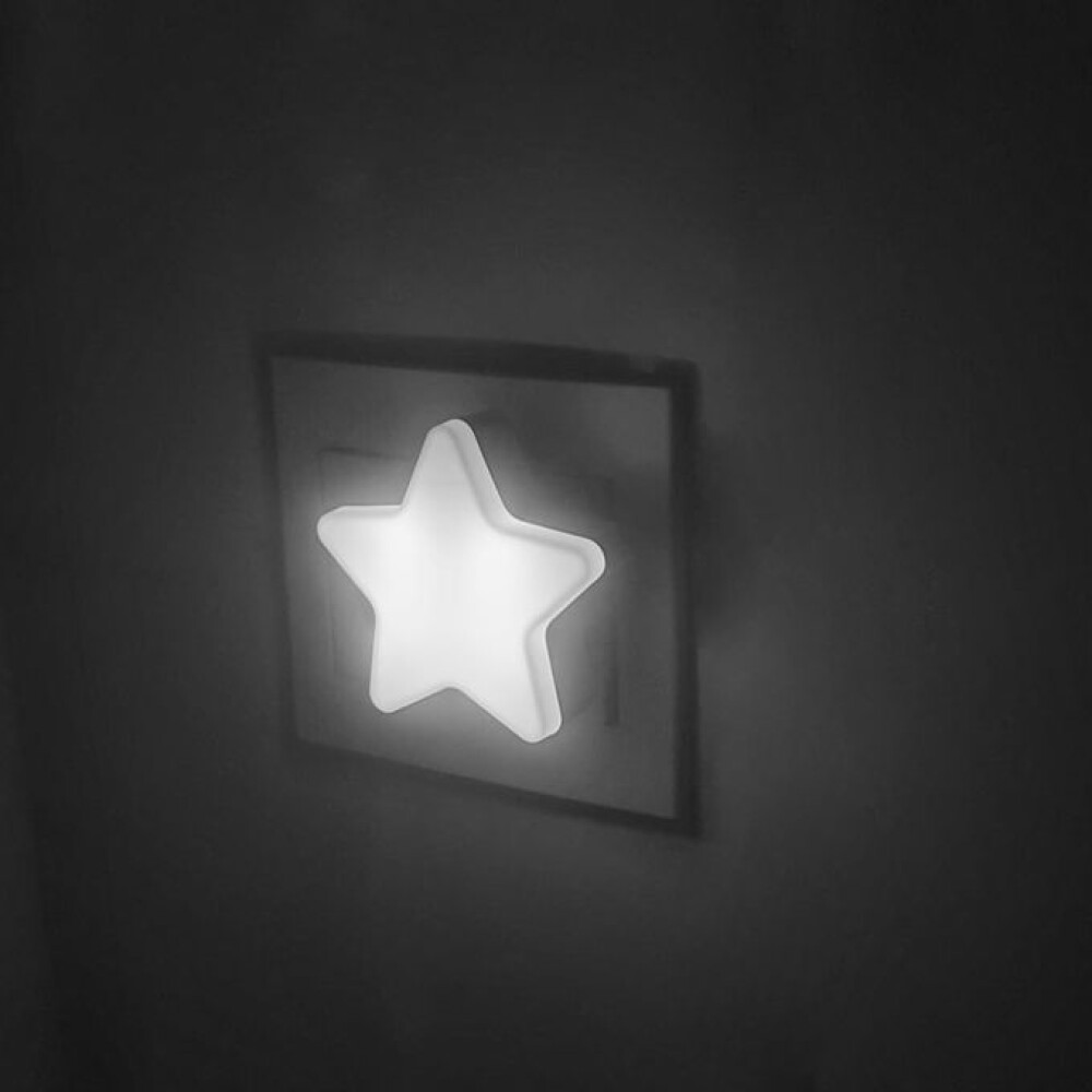 Luz veladora enchufar BUBA estrella
