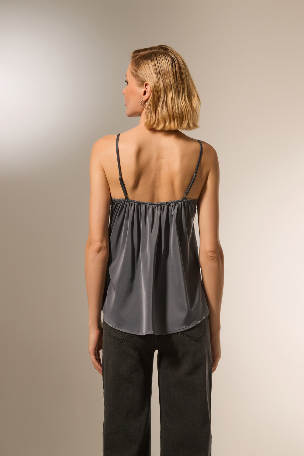 Musculosa Ispeire Gris Oscuro