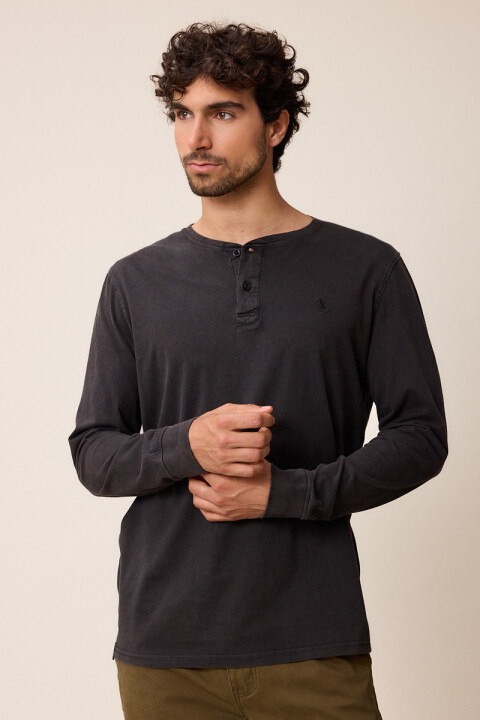 T-SHIRT M/L UCAY POLANCO Negro