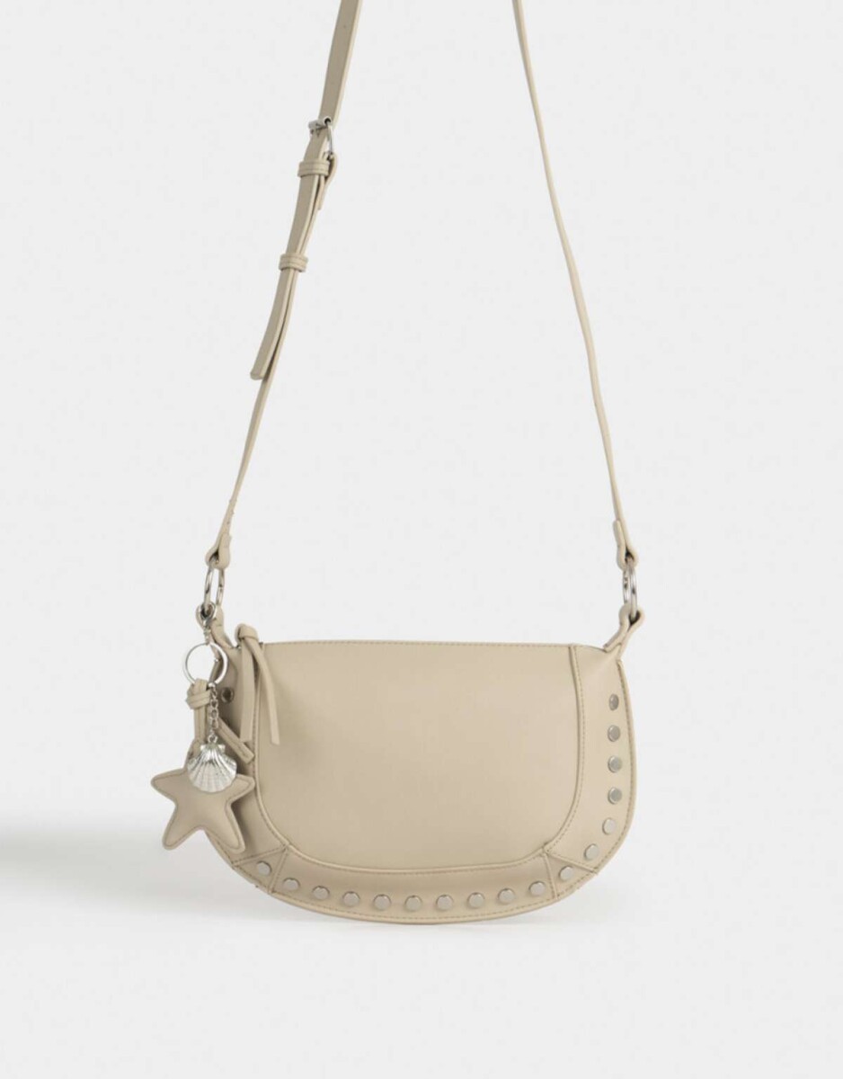 Bandolera Tachas Con Charm - Marron Camel 