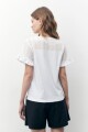 Remera combinada con broderie blanco