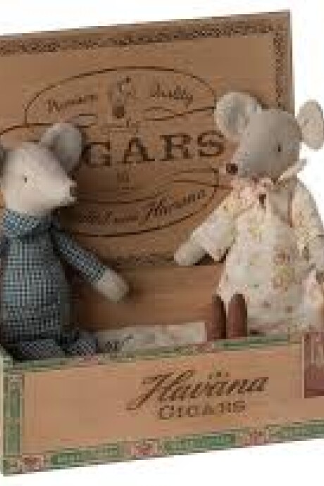 ABUELOS MAILEG EN CAJA GRANDE ABUELOS MAILEG EN CAJA GRANDE