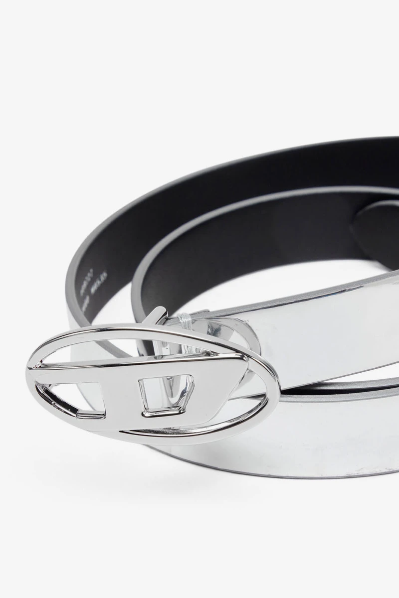 CINTURÓN LOGO D CUERO BRILLO Plata