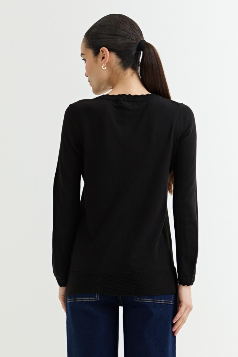 Sweater con crochet NEGRO