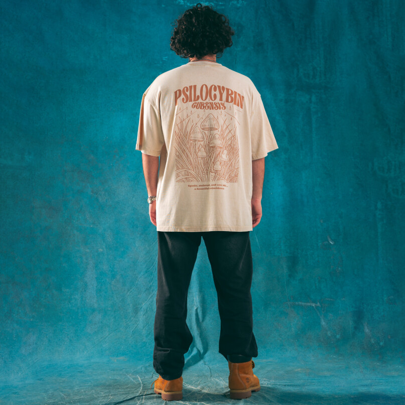 REMERA OVERSIZE - UN MUNDO FELIZ REMERA OVERSIZE - UN MUNDO FELIZ
