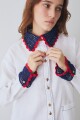 CAMISA EMBLEMA Blanco Con Rojo Y Azul