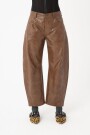 PANTALÓN SILUETA GLOBO Chocolate