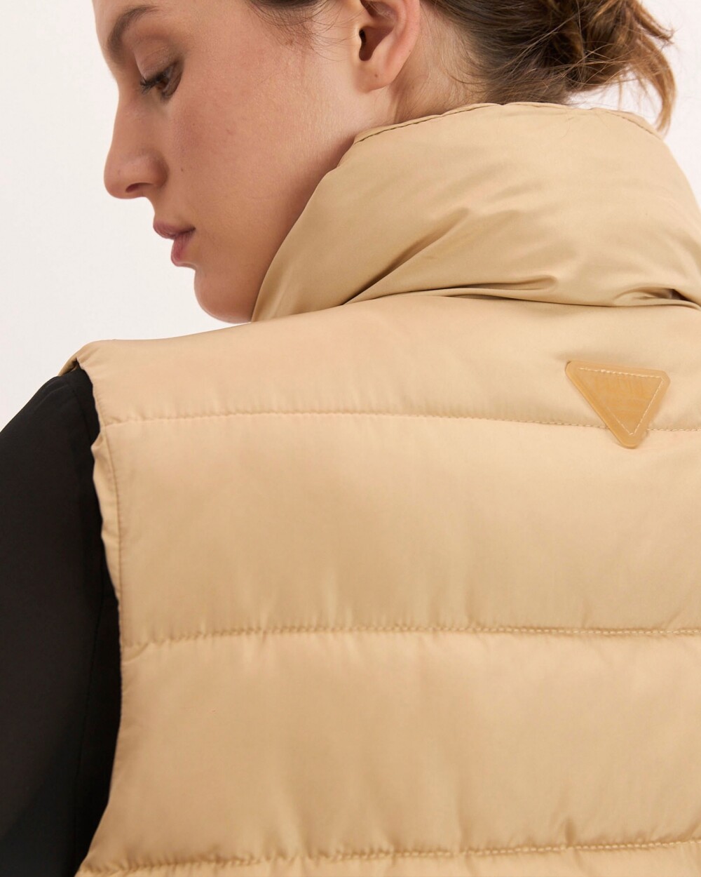 Campera Ellie Negro Camel