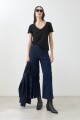 Remera escote en V negro