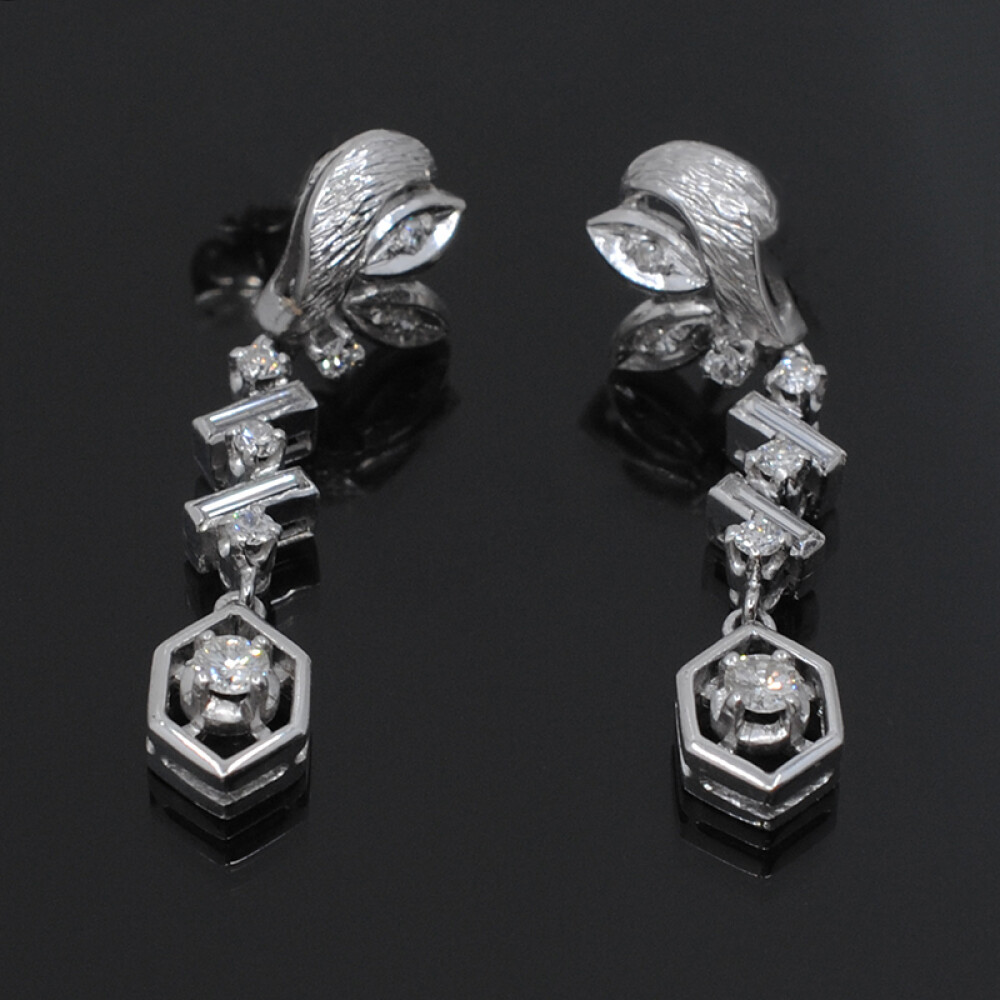 Caravanas antiguas en oro 18k blanco y brillantes Caravanas antiguas en oro 18k blanco y brillantes