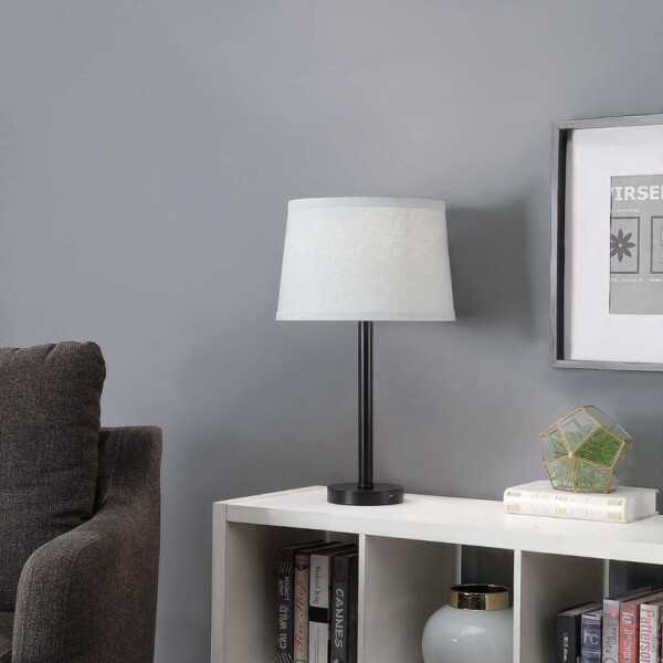 Lampara De Escritorio Mesa Portátil 220V Con Puerto Usb Color Negro