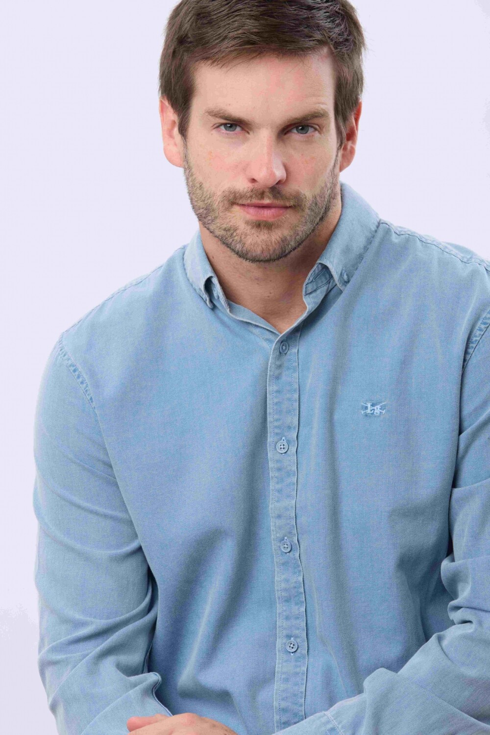CAMISA LISA LAVADA Celeste