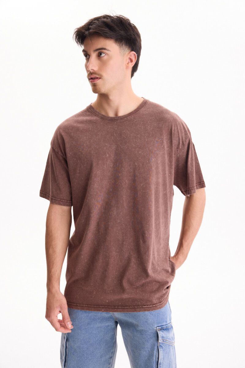 Remera Downtown Marron