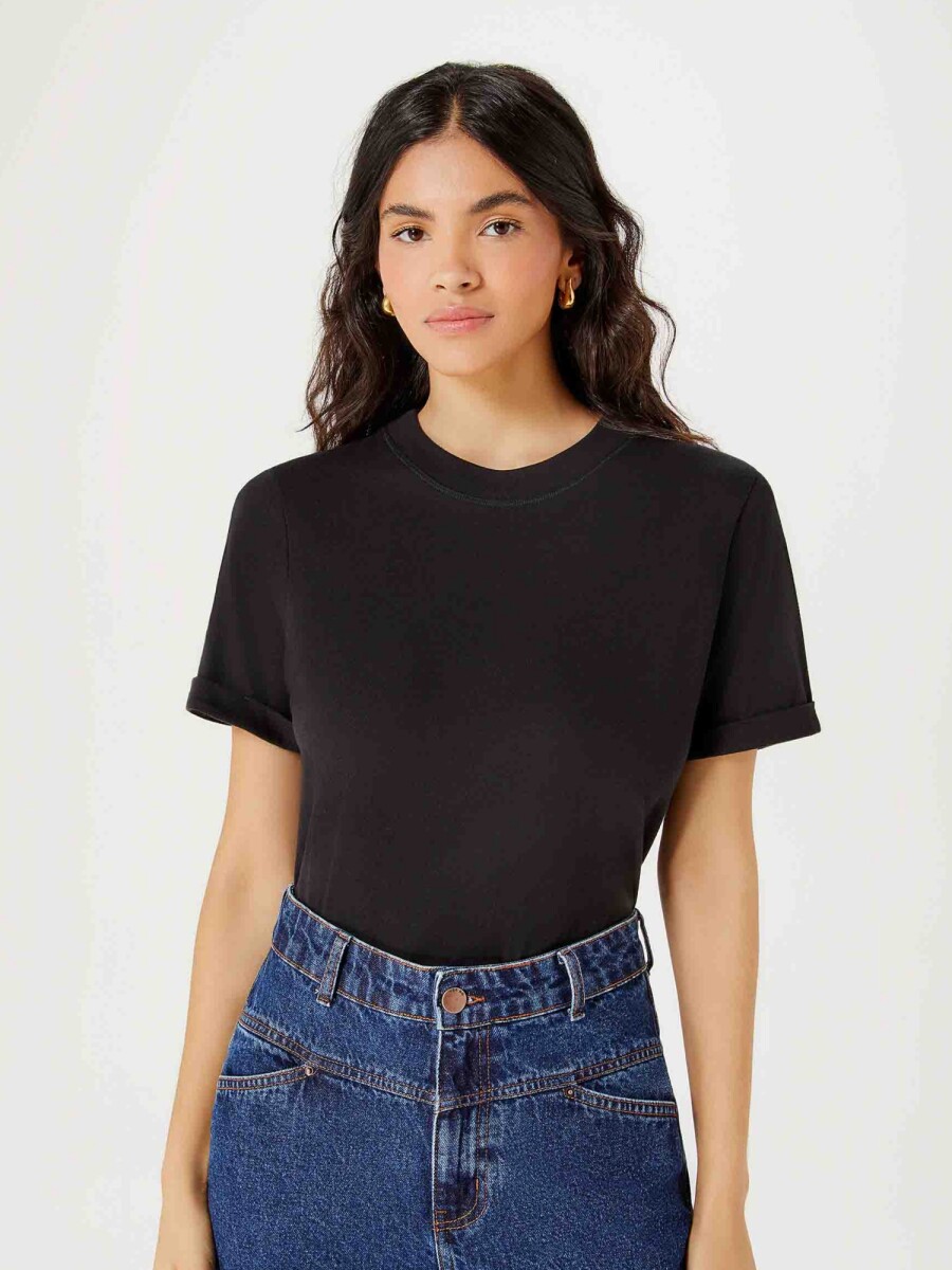 BLUSA BÁSICA CON PLIEGE - NEGRO 