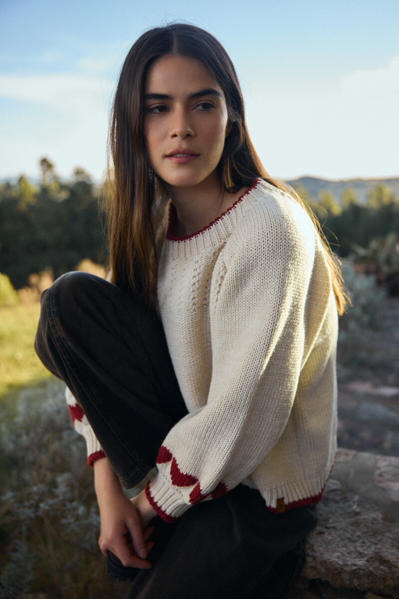 Sweater Hearts Crudo