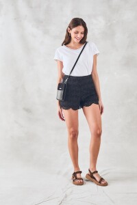 Short Broderie Negro
