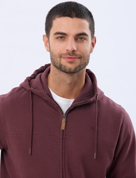 CANGURO CON CAPUCHA Bordo