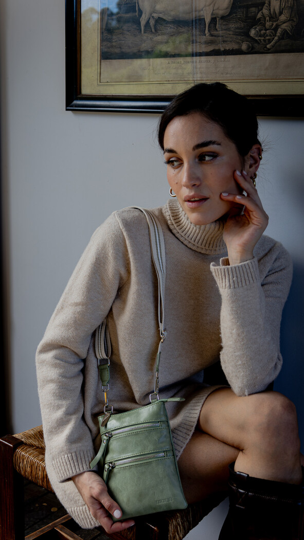 PHONE BAG BERNA OLIVA