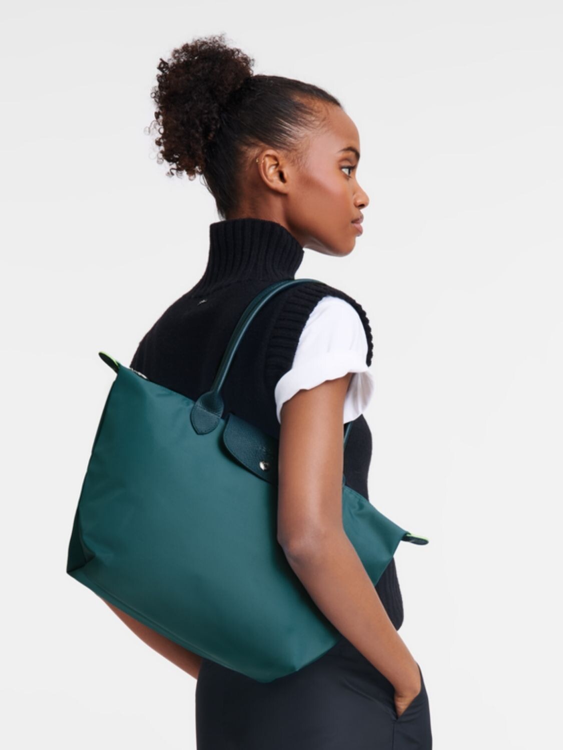 Longchamp -Cartera Longchamp plegable de nylon con cierre y asa larga, Le pliage M Jade