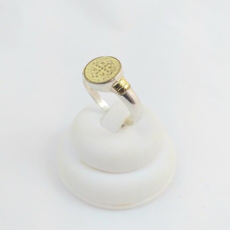 Anillo religioso de plata 925 con detalles de double en oro 18Ktes, San Benito 10mm, diámetro interno 19mm #19 Anillo religioso de plata 925 con detalles de double en oro 18Ktes, San Benito 10mm, diámetro interno 19mm #19