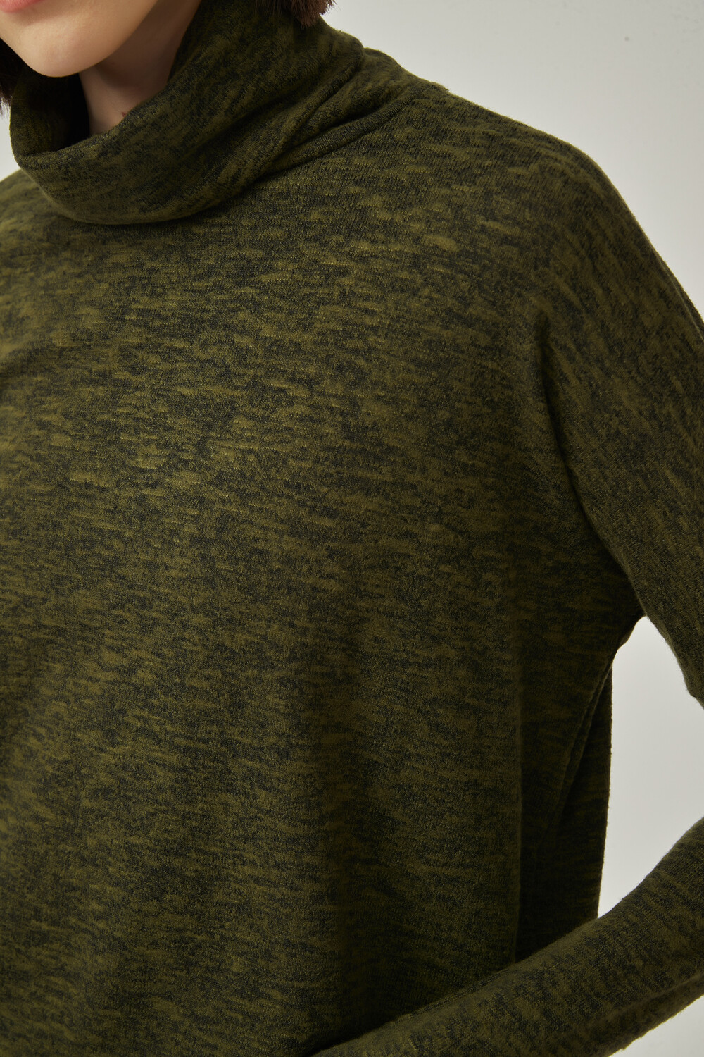 Polera Masina Verde Oliva Oscuro